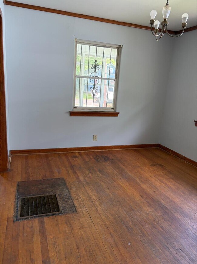 Building Photo - 4925 Ter R