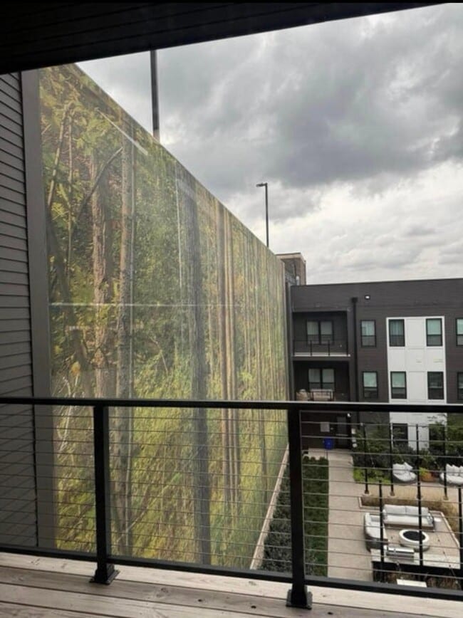 Building Photo - 6633 Dale Dr