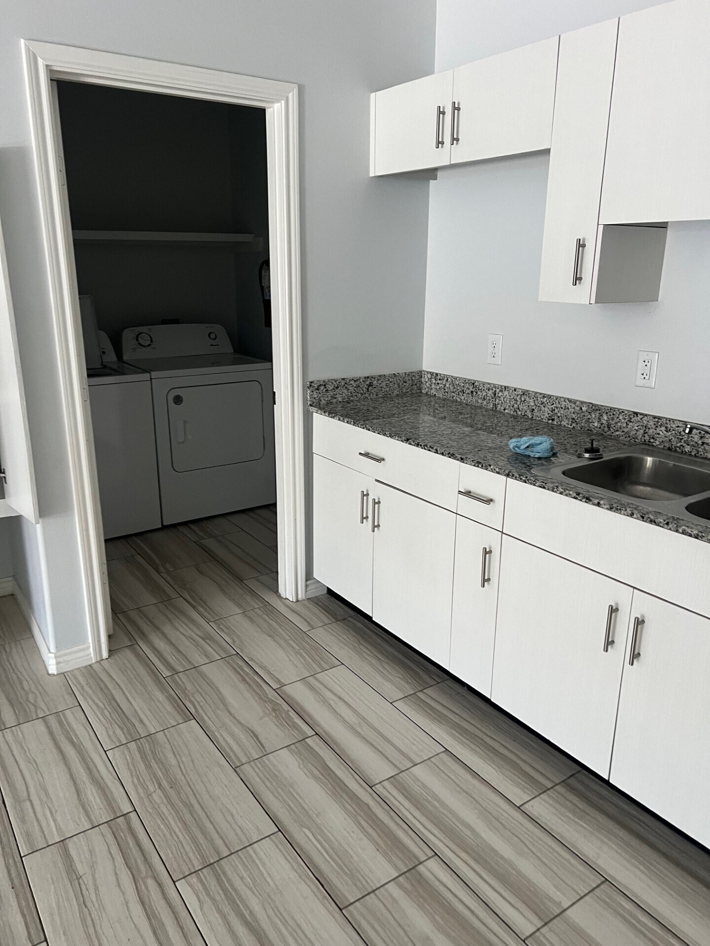 Building Photo - 1306 Royola St