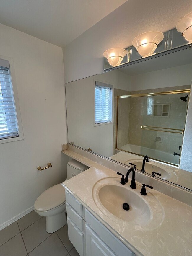 Building Photo - Charming 3 Bedroom, 2 Bath Single Family Home for rent in Seal Beach, CA!