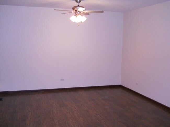 Building Photo - 621 Hapsfield Ln