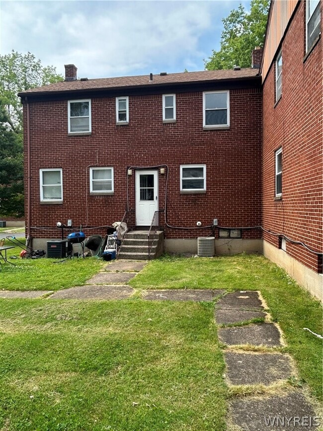 Building Photo - 34 Latona Ct