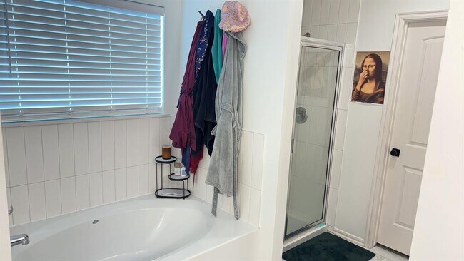 Building Photo - 701 Caladium Dr