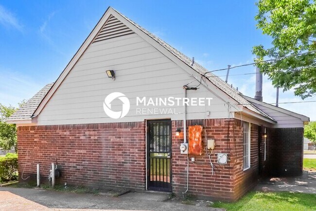Building Photo - 3 Bedroom Pet-Friendly Home in Memphis, TN with Main Street Renewal