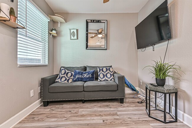 Building Photo - 2914 Avenue K Ave