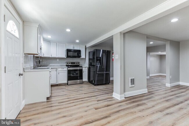 Building Photo - 614 Minor St