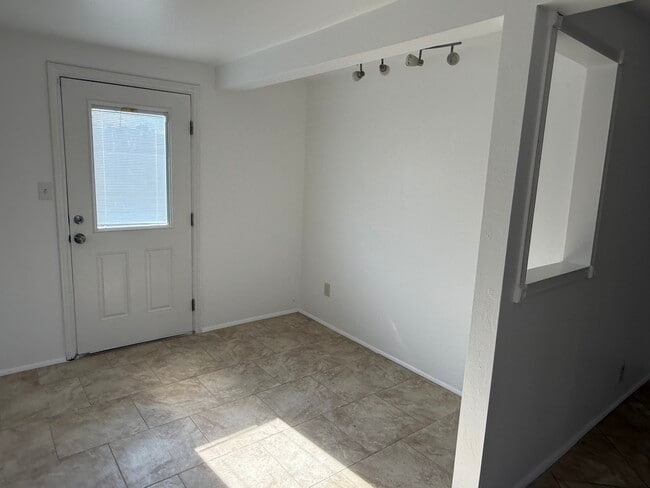 Building Photo - 7234 E Beverly Dr