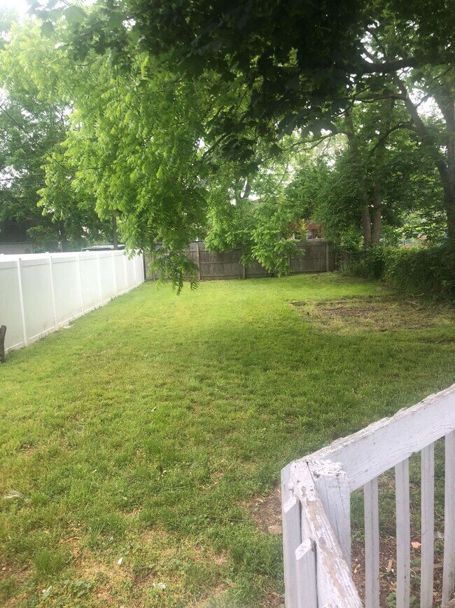 Building Photo - 1984-1984 W 54th St