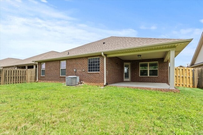 Building Photo - 127 Pembridge Ln