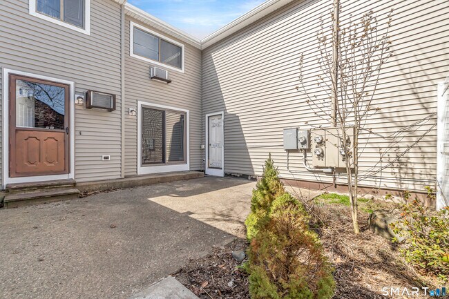 Building Photo - 20 Trolley Cir