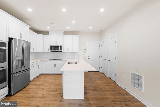 Building Photo - 44487 Wolfhound Sq