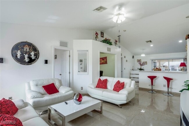 Building Photo - 1228 NW 14th Pl