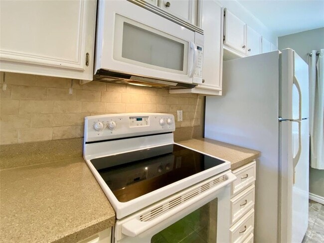 Building Photo - 1804 Capital Pkwy