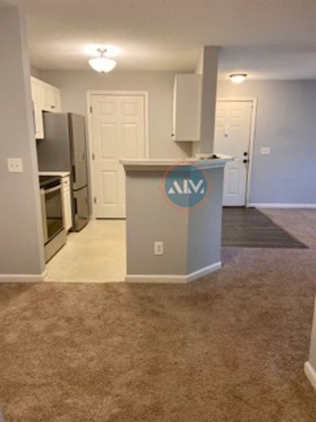 Building Photo - Second-Floor 1BR at The Estate at Westbury