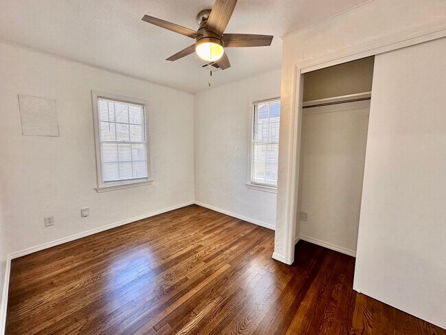 Building Photo - For Rent – Charming NW OKC Home with Solar Panels & Huge Backyard - Move in Deposit-Free (If Qual...