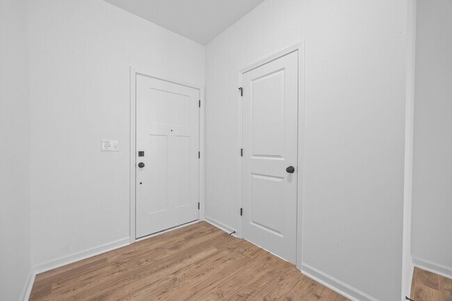 Building Photo - Stunning 3-bed, 2.5 bath townhome in Penley Place of Clover!