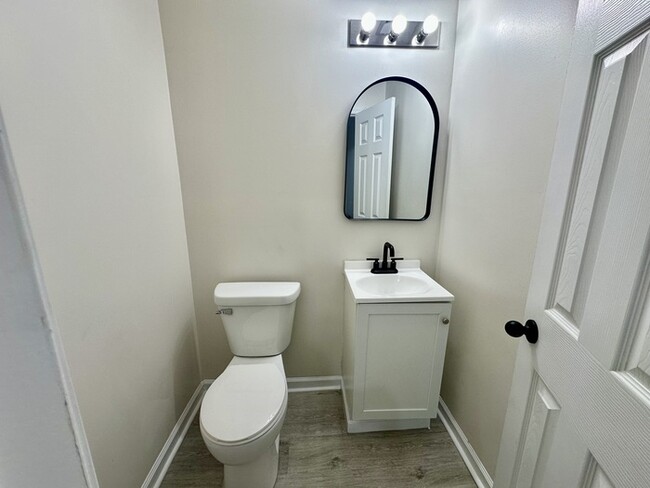 Building Photo - 47 S Lasalle St