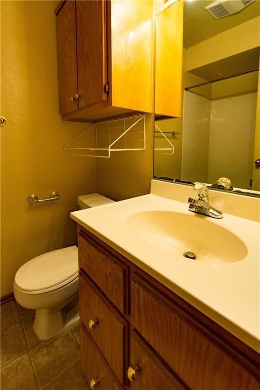 Building Photo - 1000 Rambling Oaks Dr