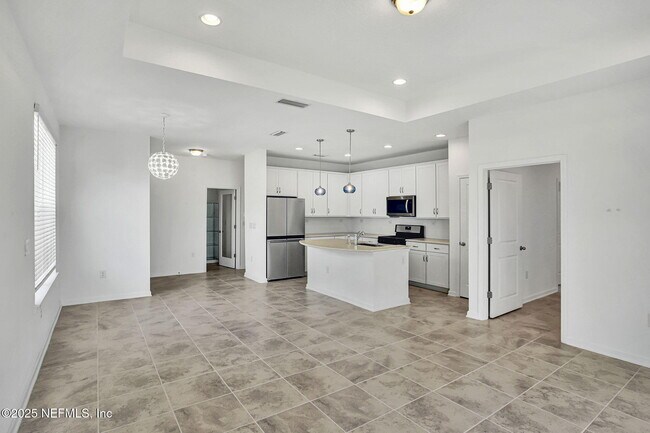 Building Photo - 260 Pine Bluff Dr