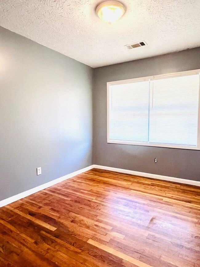 Building Photo - 4 bed, 3 bath home in Opelika!