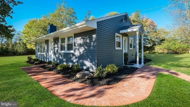 Building Photo - 1732 Creek Rd