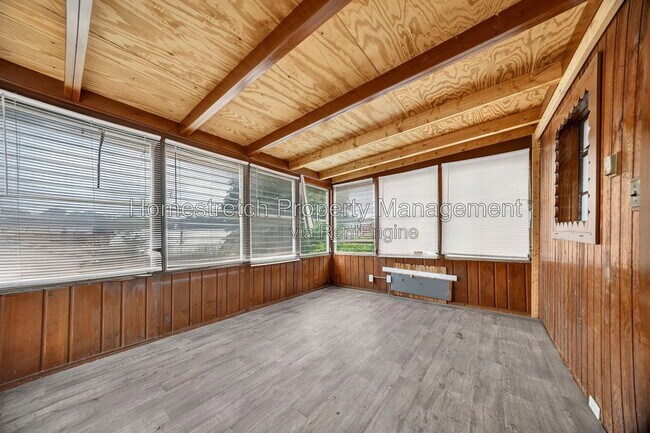 Building Photo - 5920 Ferris Ave