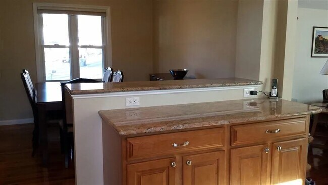 Building Photo - 3 Leslie Ct