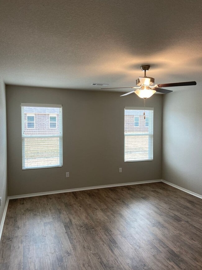Building Photo - Now Pre-Leasing — Spacious 4-Bed, 2-Bath Home in Conrad Court Available 6/26