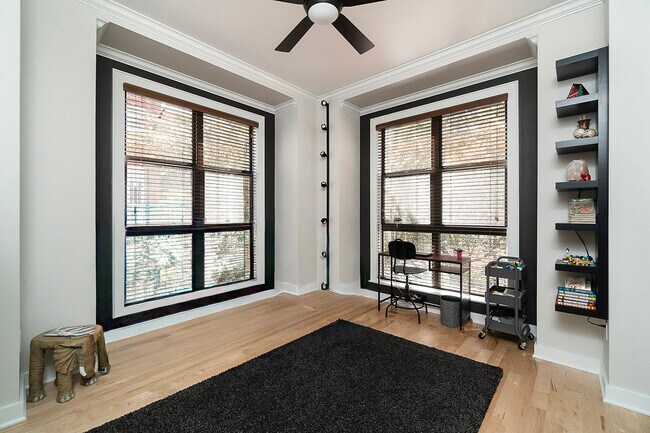 Building Photo - Poinsett Corners / Unit 110