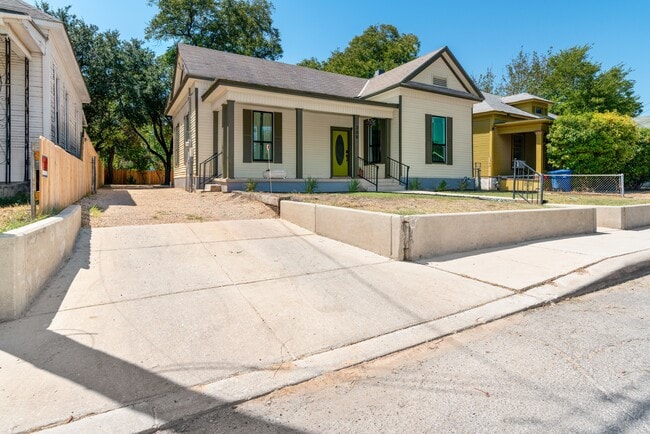 Building Photo - 308 Keller St