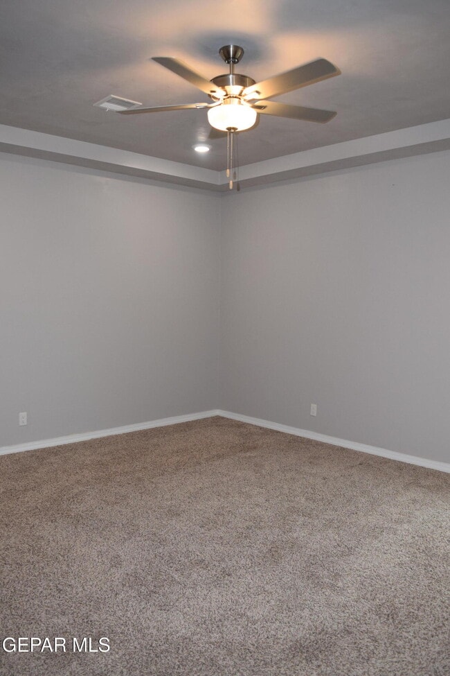 Building Photo - 355 Sol Ct