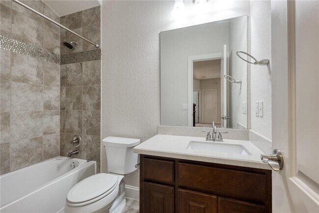 Building Photo - 14204 Tyburn Trail