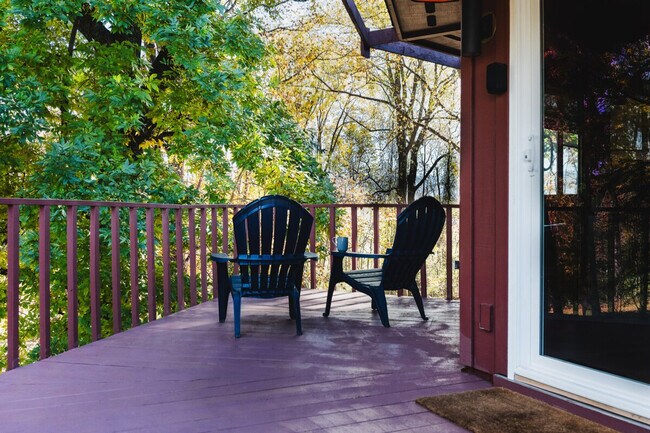 Building Photo - 325 Poplar Hill Ln