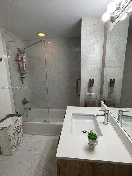 Building Photo - 16385 Biscayne Blvd