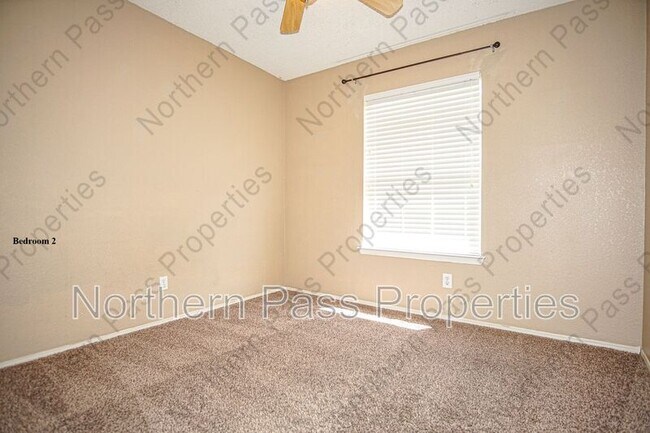 Building Photo - 1316 Desierto Azul Dr