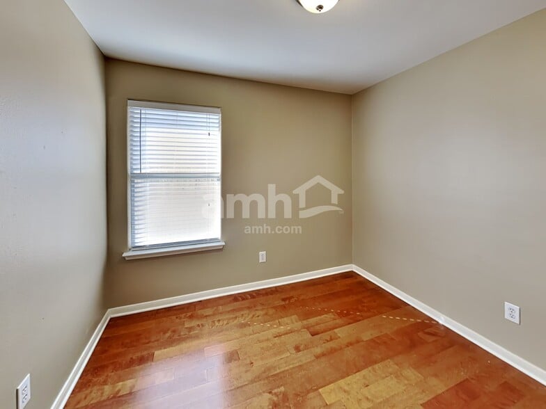 Building Photo - 4403 Thistle Pond Ct