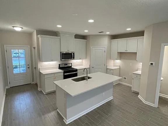 Building Photo - 270 Brandon Lakes Dr