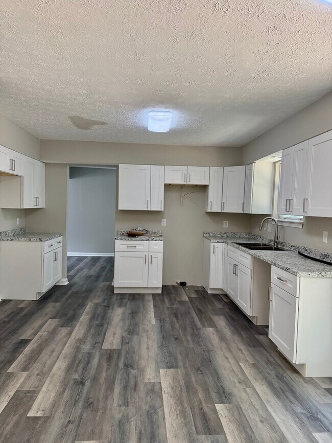 Building Photo - 10415 Virginia Pine Ln