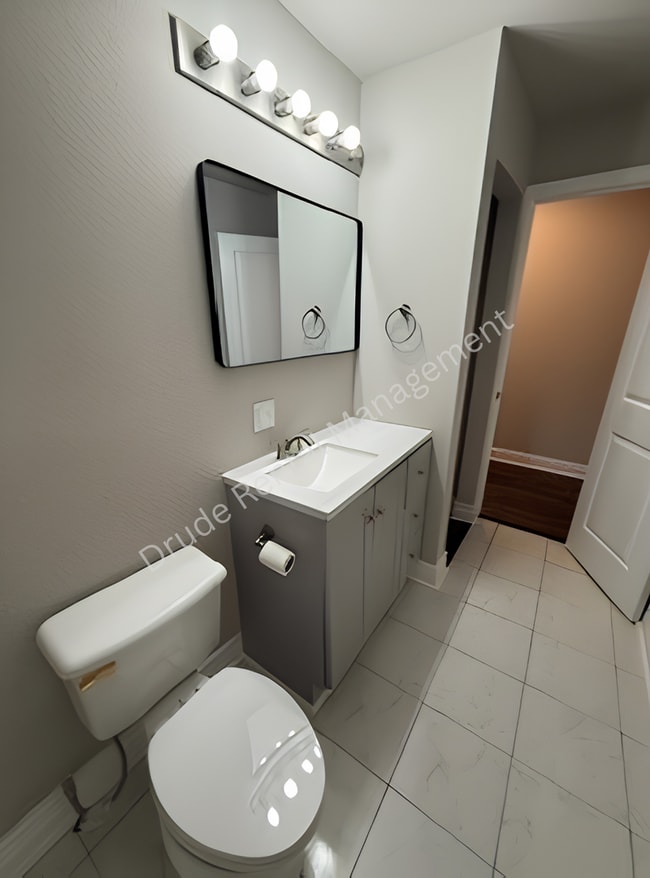 Building Photo - Remodel and Charming Home