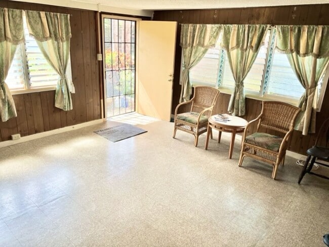 Building Photo - 3br/1ba Single Family House in the Nuuanu/Punchbowl Neighborhood