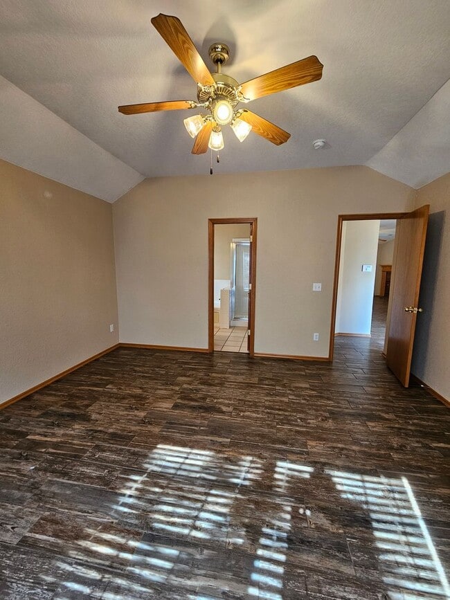 Building Photo - (3) Bed/(2) Bath in Tecumseh Ridge Addition Avail NOW! Pets Negotiable.