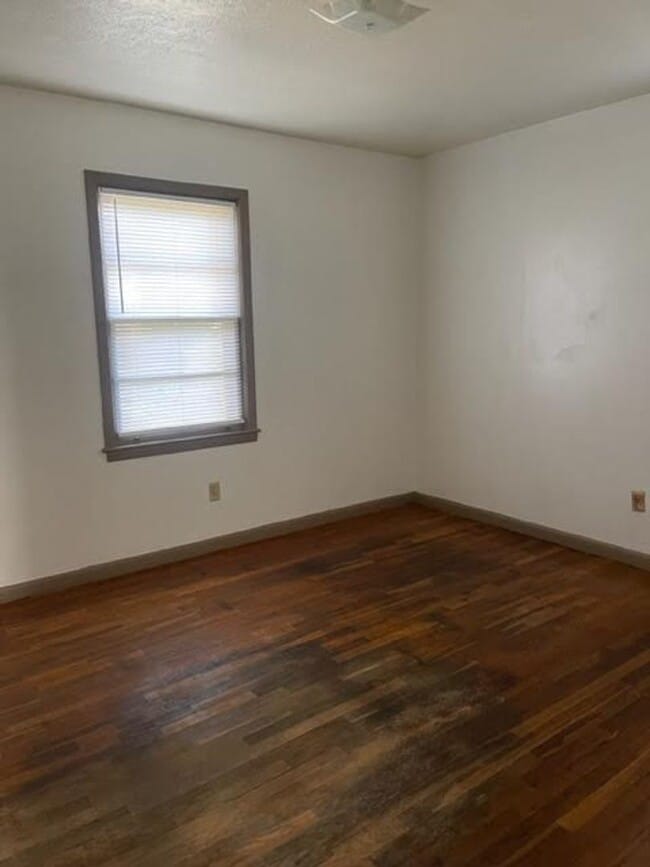 Building Photo - Section 8 Accepted on the 3 bedroom, 1 bath home.