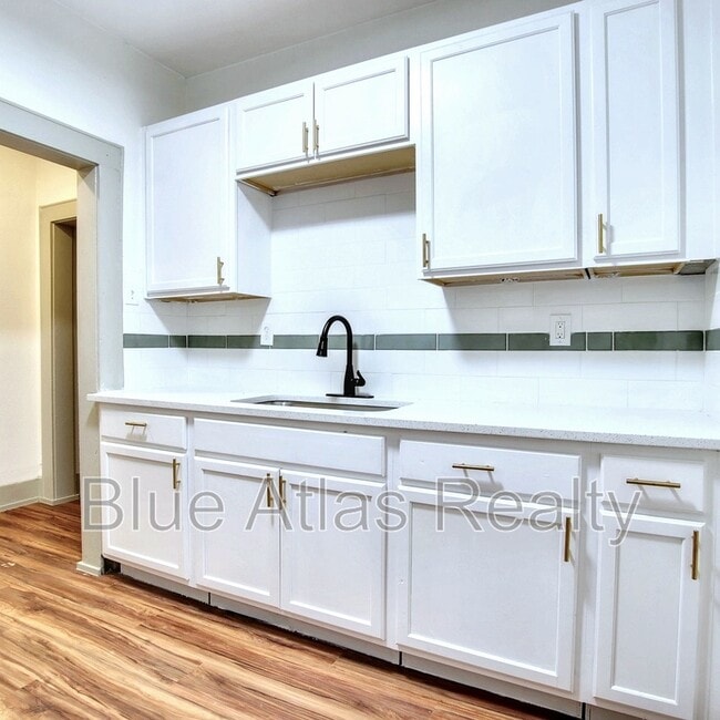 Building Photo - 2934 Purington Ave