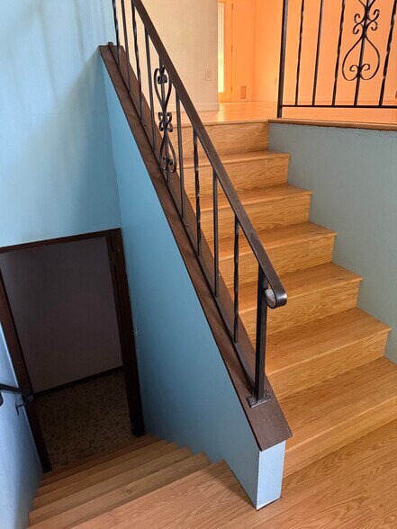 Staircase - 12717 SE 22nd Ave