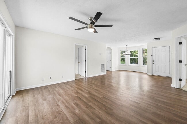 Building Photo - 741 Princeton Cir