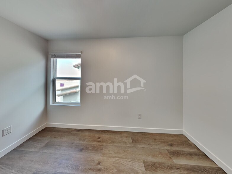 Building Photo - 7399 S Paseo Monte de Oro