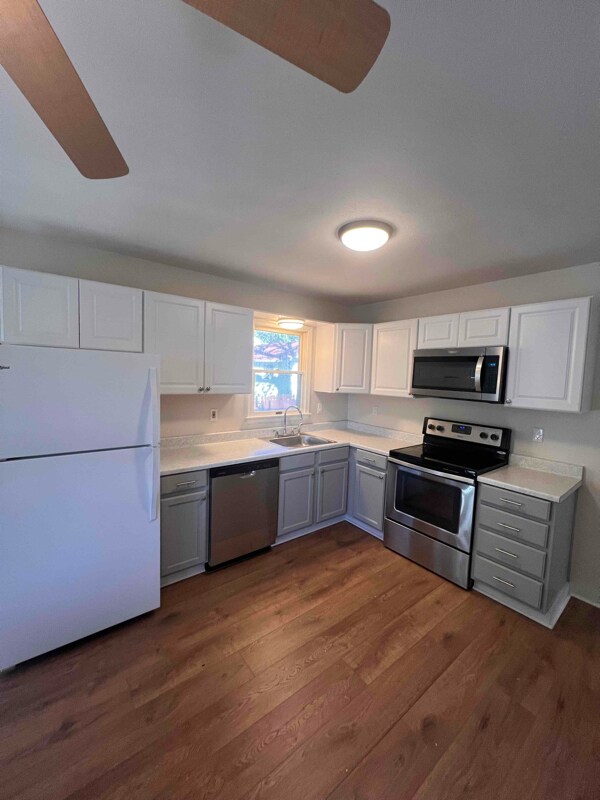 Building Photo - 39564 Potomac Ave