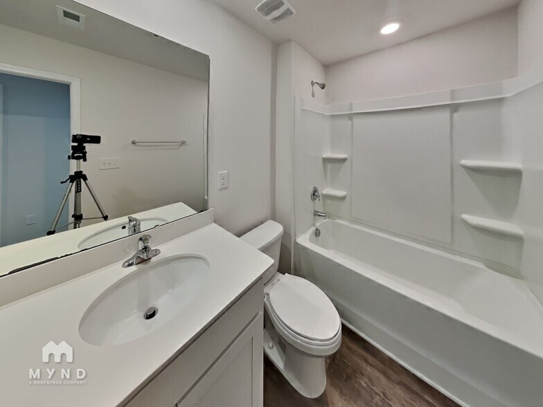 Building Photo - 5609 Harrison Trace Dr