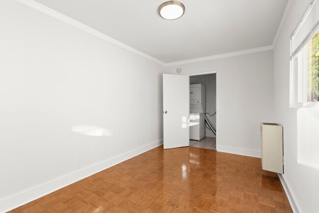 Building Photo - 518 N Genesee Ave