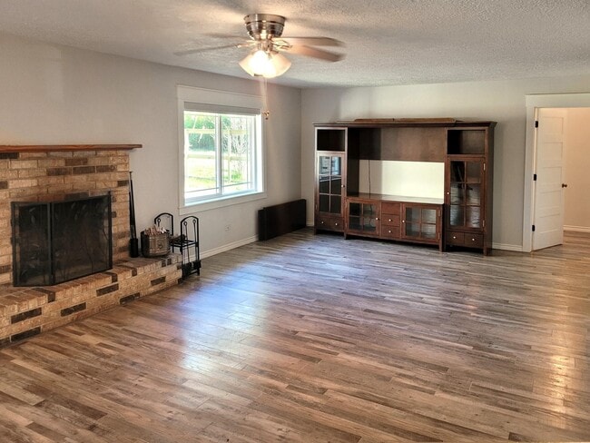Building Photo - 1640 Scroggins Ln